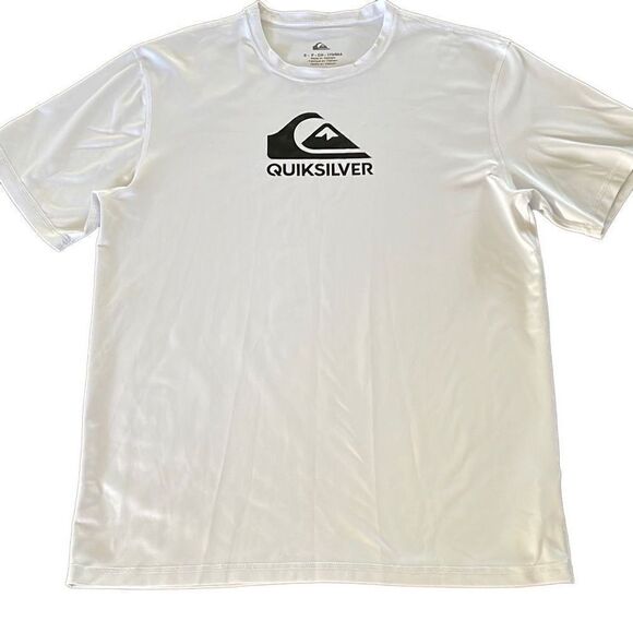 NWOT Quiksilver Solid White w/Black Logo Short Sleeve UPF 50 Dry Fit Loose Surf - Picture 1 of 6